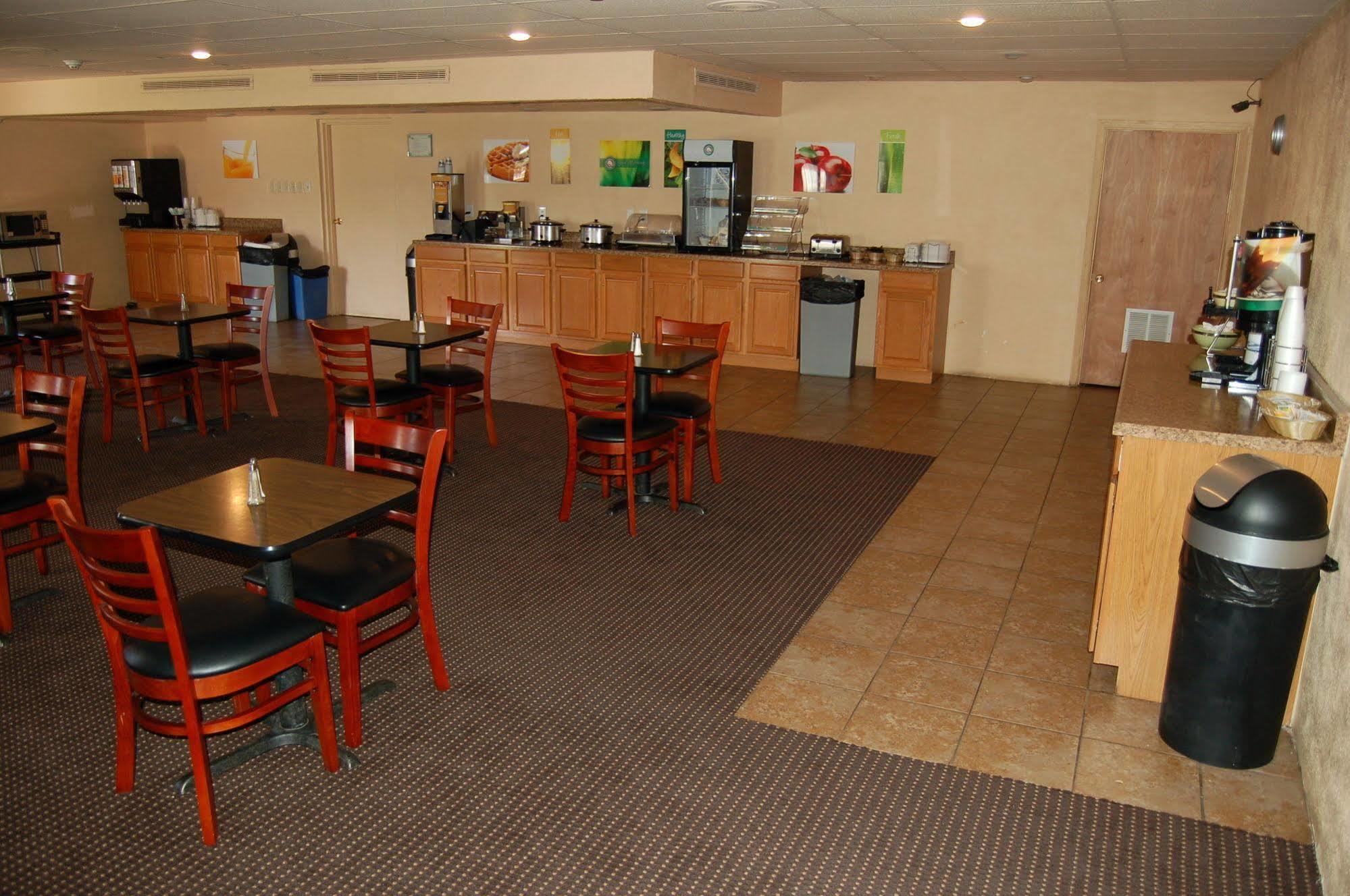 Quality Inn Taos Exterior foto